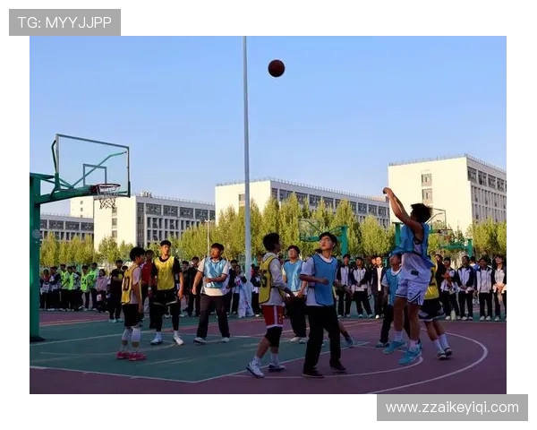 篮球比赛中“球卡篮筐规则”如何解析?详细解读判定标准。